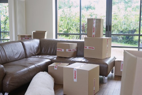 Reliable moving truck arranged for Sutton property access challenges